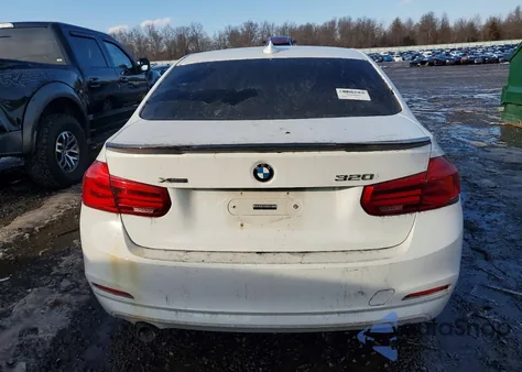 2016 BMW 320 Xi z USA, uszkodzony, nr VIN WBA8E5G53GNT93652